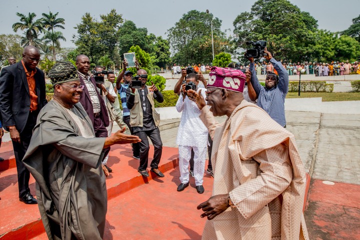 11805628_tinubuajimobi_jpeg_jpegf178052915da434345cb7e0754a6c1b1